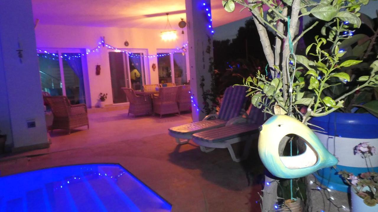 Villa Priene - Gumusluk Private Pool ภายนอก รูปภาพ